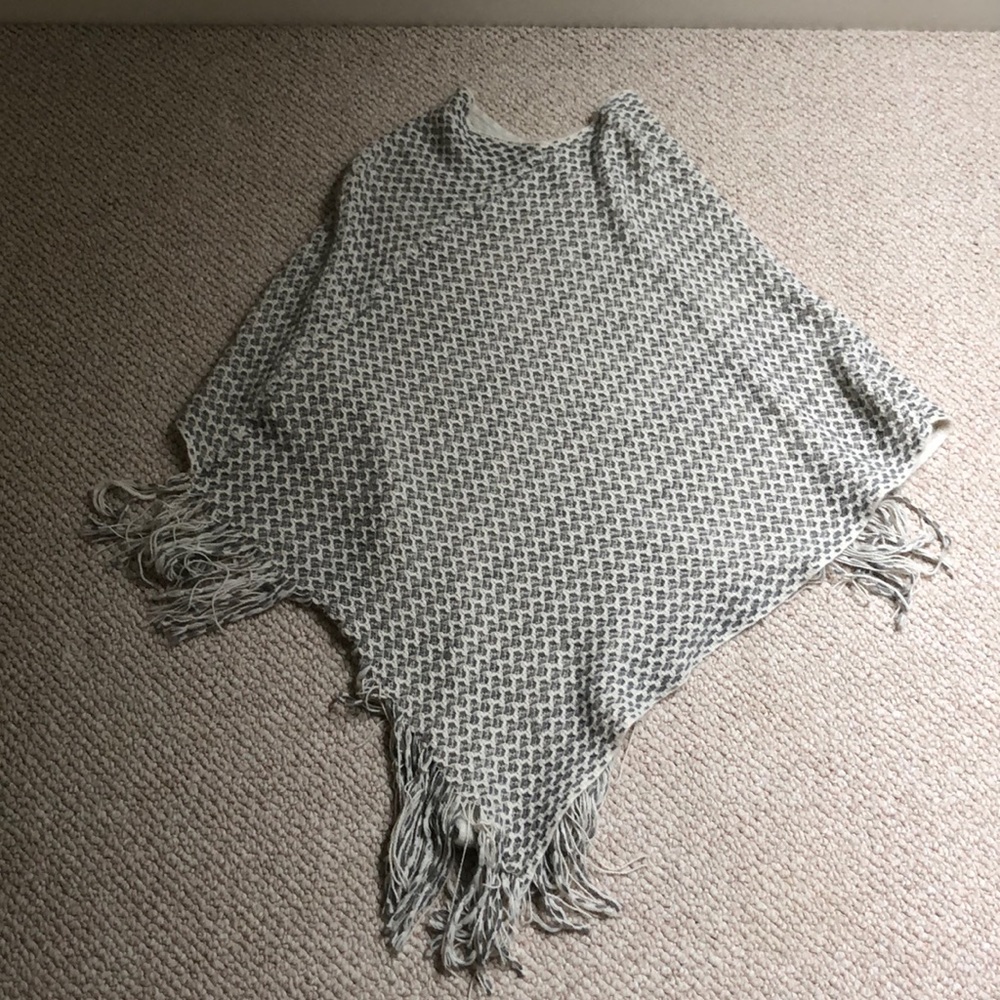 Pull Over Shall/Poncho